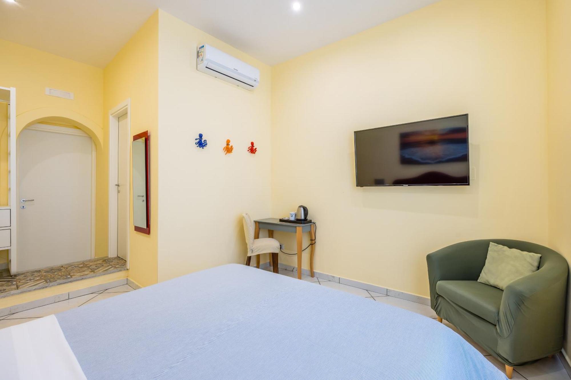 Bed and Breakfast La Casa Di Bruno Napoli Экстерьер фото
